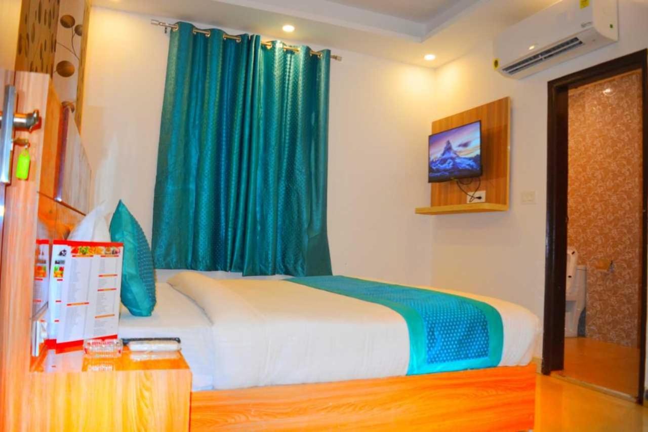 Hotel O Alpha Stay New Delhi Exterior photo