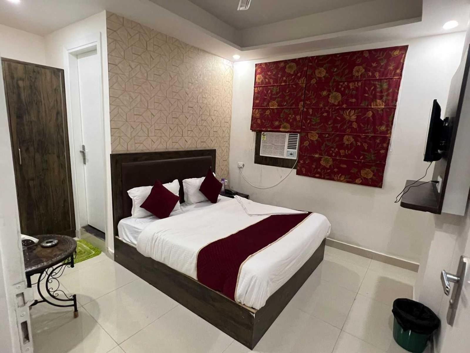 Hotel O Alpha Stay New Delhi Exterior photo